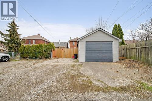 1511 Hall, Windsor, ON 