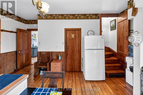 Large kitchen w/ pantry & 2nd staircase to 2nd flr - 7499 Bank Street, Ottawa, ON 