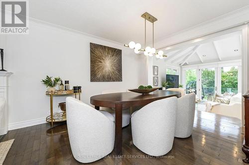 1454 Chasehurst Drive, Mississauga, ON - Indoor Photo Showing Living Room