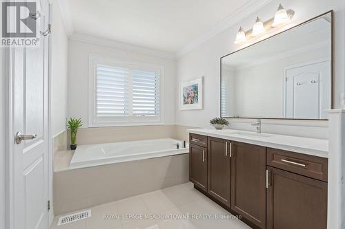 45 Rain Forest Lane, Halton Hills, ON - Indoor Photo Showing Bathroom