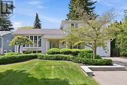 194 SOLINGATE DRIVE Oakville, ON L6L 3T1
