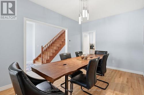 31 Commando Court, Hamilton, ON - Indoor Photo Showing Dining Room