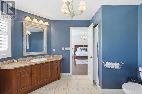 31 Commando Court, Hamilton, ON - Indoor Photo Showing Bathroom