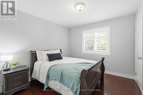 31 Commando Court, Hamilton, ON - Indoor Photo Showing Bedroom