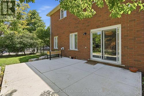 31 Commando Court, Hamilton, ON - Outdoor With Exterior