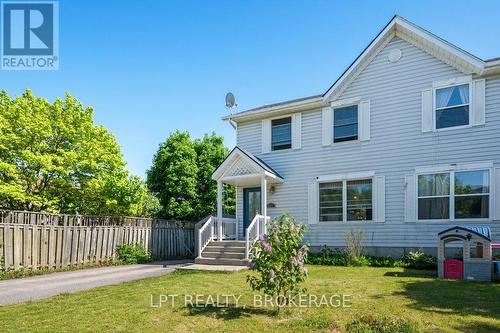 994 UXBRIDGE CRESCENT  Kingston (East Gardiners Rd), ON K7M 8K7