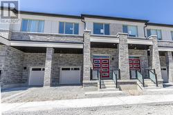 130 LESLIE RICHARDS STREET Markham, ON L6C 3S9