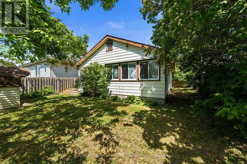 Spacious & private backyard area. - 1246 Kitchener Avenue, Ottawa, ON 