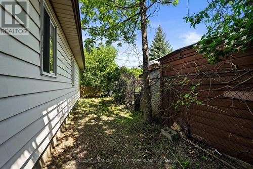 Right side alley way for vegetable garden space! - 1246 Kitchener Avenue, Ottawa, ON 