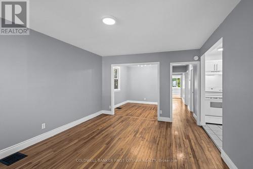 Hardwood flooring throughout most of the main lvl. - 1246 Kitchener Avenue, Ottawa, ON 