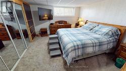 2 built in wardrobes with drawers - 