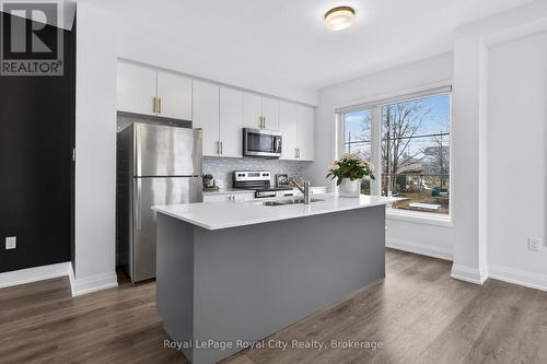 150 Huron Street, Guelph (St. Patrick'S Ward), ON - Indoor Photo Showing Other Room
