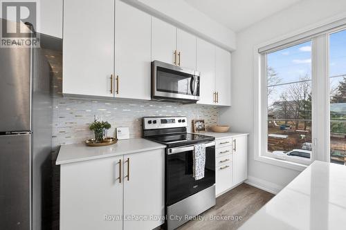 150 Huron Street, Guelph (St. Patrick'S Ward), ON - Indoor Photo Showing Kitchen With Upgraded Kitchen