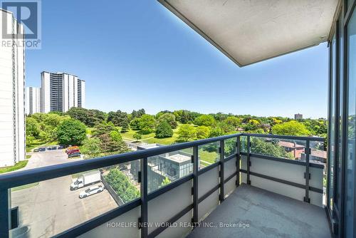 809 - 18 Graydon Hall Drive, Toronto, ON 