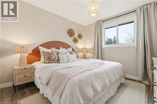 1191 Limeridge Road E, Hamilton, ON - Indoor Photo Showing Bedroom