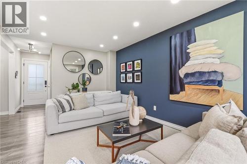 1191 Limeridge Road E, Hamilton, ON - Indoor Photo Showing Living Room