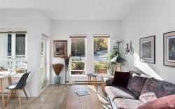 #201-3915 Carey Rd Saanich, BC V8Z 4E3