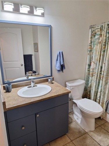 #201-3915 Carey Rd, Saanich, BC 