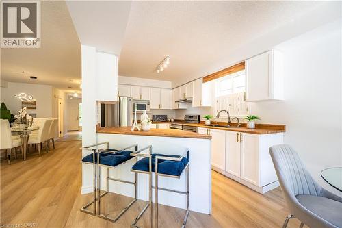 610 South Haven Drive, Waterloo, ON - Indoor Photo Showing Kitchen