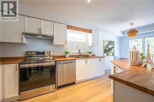 610 South Haven Drive, Waterloo, ON - Indoor Photo Showing Kitchen