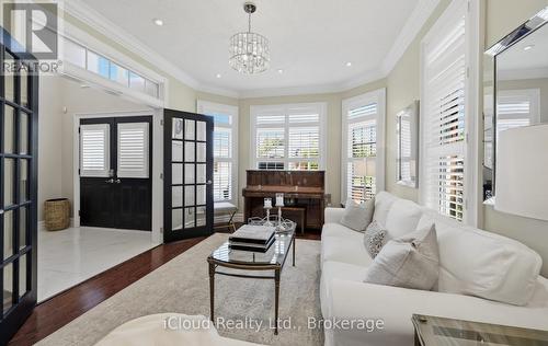 7 Gagnon Gate, Whitby, ON - Indoor Photo Showing Living Room