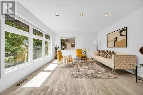 31 Old Lake Ridge Road, Whitby, ON 