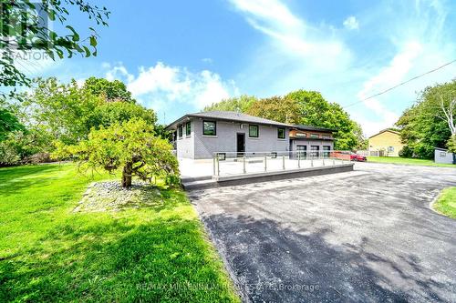 31 Old Lake Ridge Road, Whitby, ON 