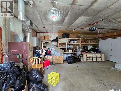152 5Th Avenue Se, Swift Current, SK - Indoor Photo Showing Garage