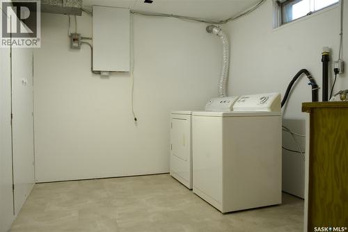806 Cascade Street, Saskatoon, SK - Indoor Photo Showing Laundry Room
