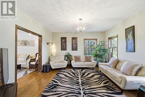 4446 Stonecrest Road, Ottawa, ON - Indoor Photo Showing Living Room