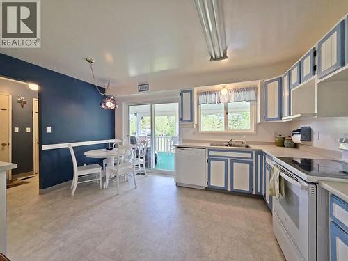 4667 Lund Road, Quesnel, BC - Indoor Photo Showing Kitchen With Double Sink