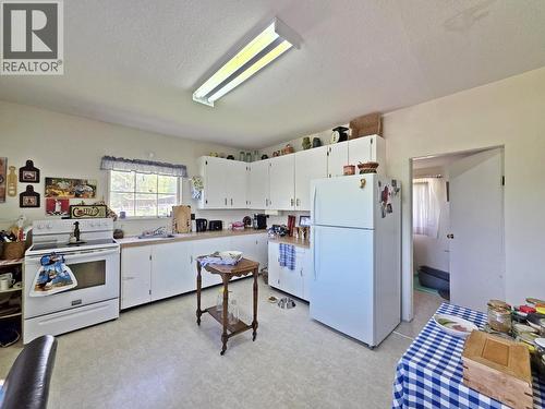 4667 Lund Road, Quesnel, BC - Indoor Photo Showing Kitchen