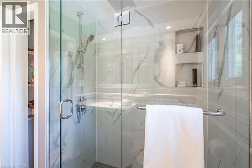 2172 Centre Road, Flamborough, ON - Indoor Photo Showing Bathroom