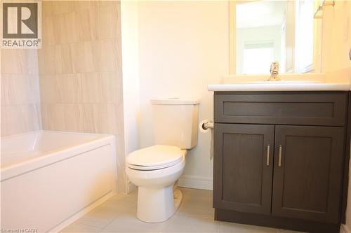 15 Sora Lane, Guelph, ON - Indoor Photo Showing Bathroom