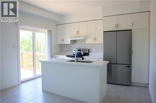 15 Sora Lane, Guelph, ON - Indoor Photo Showing Kitchen With Double Sink