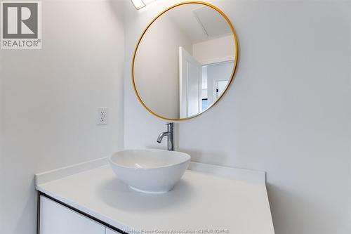 7337 Meo Boulevard Unit# 420, Lasalle, ON - Indoor Photo Showing Bathroom