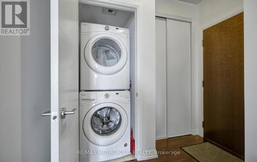 2015 - 460 Adelaide Street E, Toronto, ON - Indoor Photo Showing Laundry Room