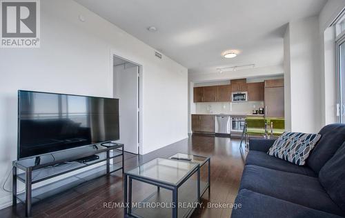 2015 - 460 Adelaide Street E, Toronto, ON - Indoor Photo Showing Living Room