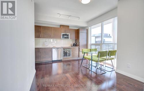 2015 - 460 Adelaide Street E, Toronto, ON - Indoor Photo Showing Kitchen