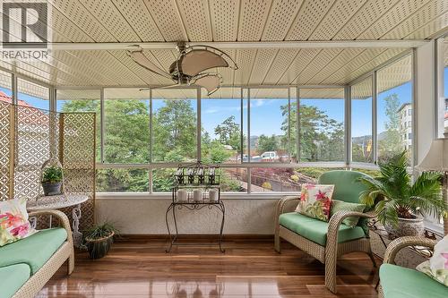 Year-round sunroom! - 1534 Lawrence Avenue Unit# 304, Kelowna, BC - Indoor