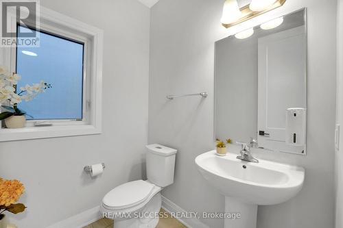 554 Bridgemill Crescent E, Kitchener, ON - Indoor Photo Showing Bathroom
