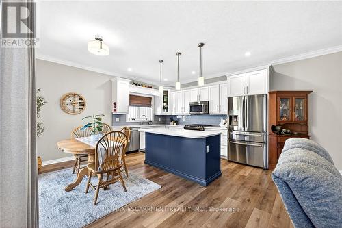 58 Postma Drive, Haldimand, ON - Indoor Photo Showing Kitchen With Upgraded Kitchen