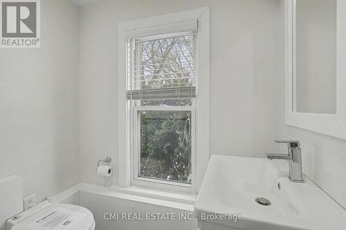 2546 Wilson Street, Hamilton, ON - Indoor Photo Showing Bathroom