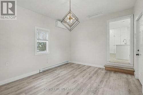 2546 Wilson Street, Hamilton, ON - Indoor Photo Showing Other Room