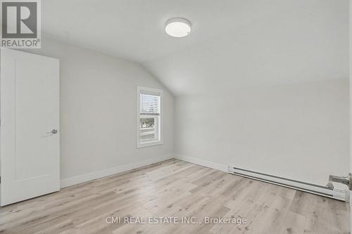 2546 Wilson Street, Hamilton, ON - Indoor Photo Showing Other Room