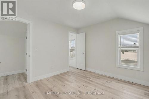 2546 Wilson Street, Hamilton, ON - Indoor Photo Showing Other Room