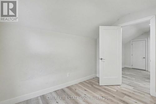 2546 Wilson Street, Hamilton, ON - Indoor Photo Showing Other Room