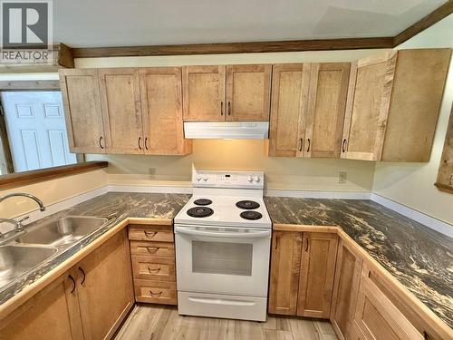 3416 Hayman Crescent, Quesnel, BC - Indoor Photo Showing Kitchen With Double Sink