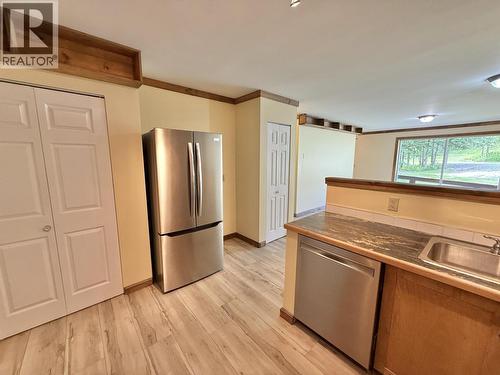 3416 Hayman Crescent, Quesnel, BC - Indoor Photo Showing Kitchen