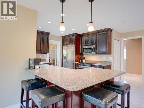 3419 Ontario Ave, Powell River, BC - Indoor Photo Showing Kitchen With Upgraded Kitchen